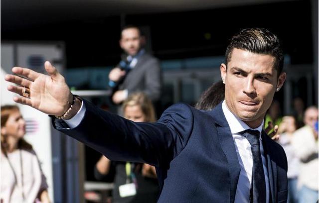 初代LPL一姐小苍泪洒直播间，称自己直播没有意义，不是钱的事儿，主要是没能力留住大哥～